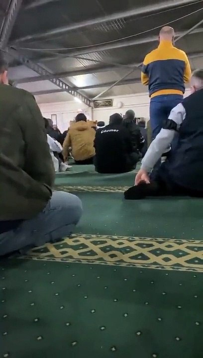 İmam cuma hutbesinde Haluk Levent ve Oğuzhan Uğur'u hedef aldı