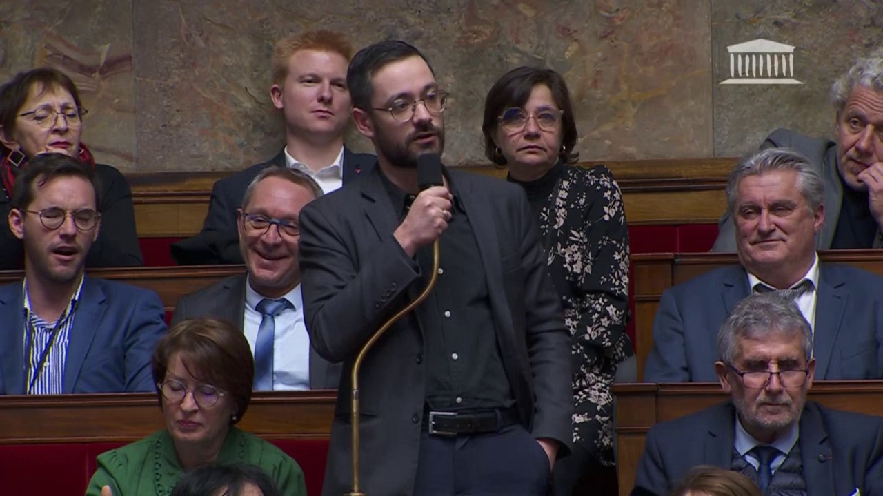 David Guiraud (LFI) à l'Assemblée nationale: "Ici nous sommes 150, mais là-bas, dehors, nous sommes 27 millions de salariés"