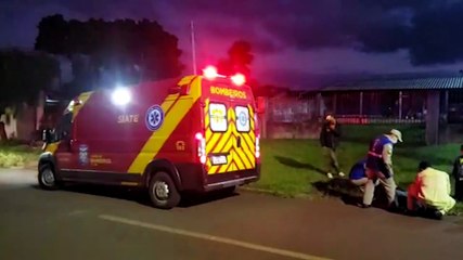 Homem atropela cachorro e sofre queda de moto no Periolo