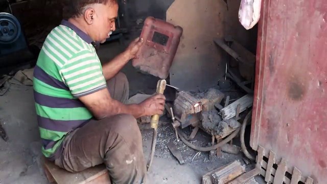 Damascus Steel Sword Forging Amazing Process of Making Fantacy Sword