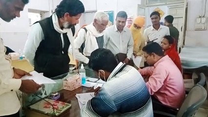 नियमित डॉक्टर्स काम बंद आंदोलन पर गए तो  सीएचओ और बांड वाले डेंटल डॉक्टर्स ने संभाला मोर्चा