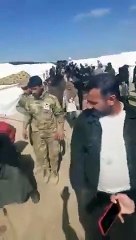 سوريا.. فيديو توزيع أموال على منكوبي الزلزال في عفرين يثير غضبًا