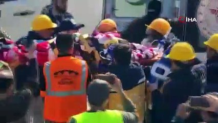 296'ncı saatte 3 mucize! Biri çocuk 3 kişi daha kurtarıldı