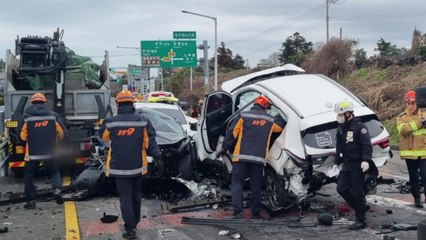 제주 애월읍에서 차량 연쇄 추돌...12명 경상 / YTN