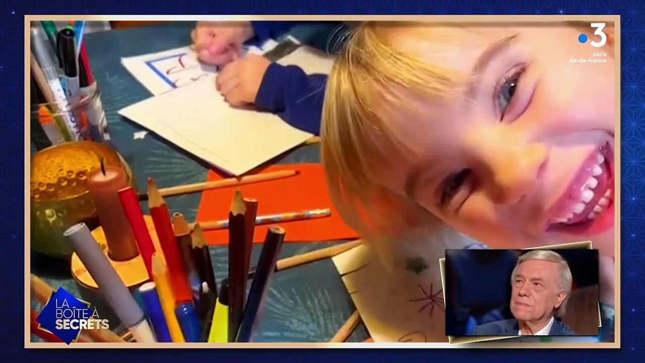 Salvatore Adamo a eu droit à une jolie surprise de la part de Faustine Bollaert et de ses équipes dès les premières minutes de La boite à secrets. Salvatore Adamo a été surpris par ses petites filles sur France 3 @France 3