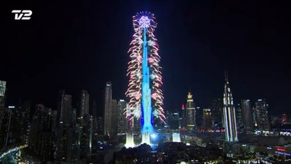 Dubai hopper ind i det nye år | Årsskiftet - 2022 - 2023 | TV2 Danmark