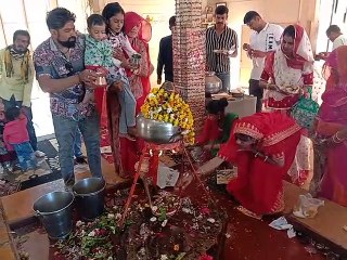 Скачать видео: Video: भगवान भोलेनाथ की भक्ति में सराबोर हुई स्वर्णनगरी