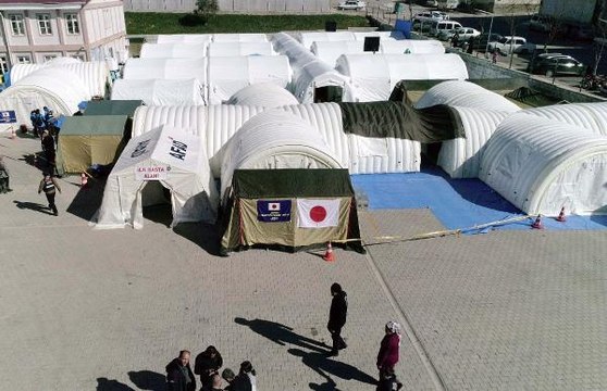 JAPON HEKİMLER, GAZİANTEP'TE SAHRA HASTANESİ KURDU