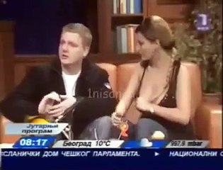 Canlı Yayında Dekolte Kazası..