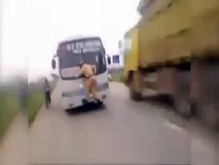 Ceza kesmek İsteyen Polis 1 Km Böyle Gitti