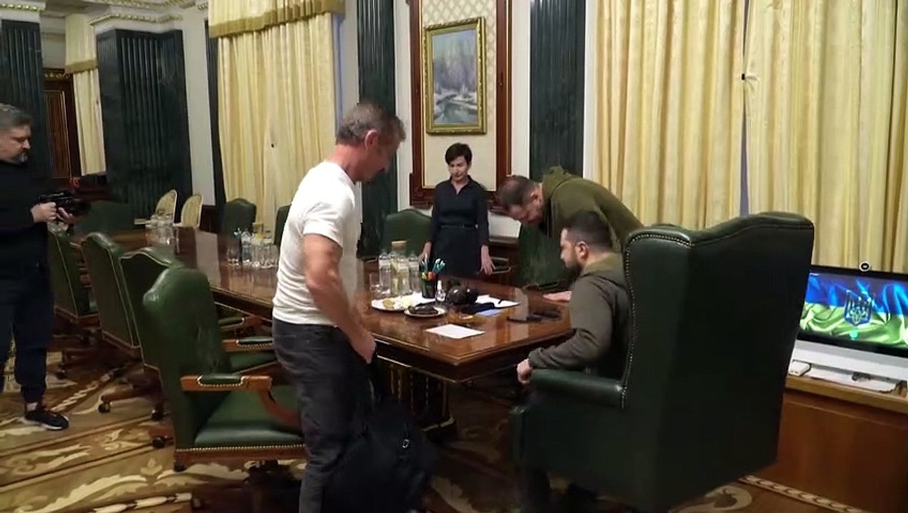 Sean Penn zeigt Selenskyj-Porträt "Superpower" auf der Berlinale