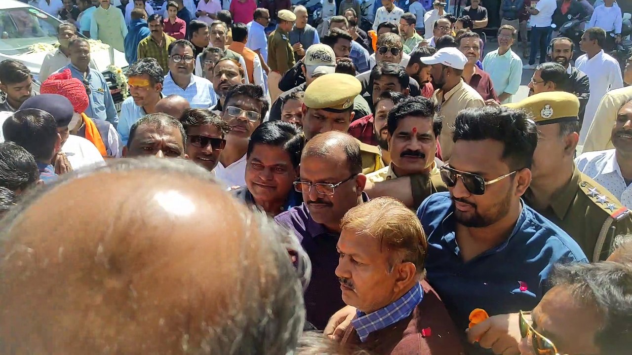 Video...गुलाबचंद कटारिया राज्यपाल बनने के बाद पहली बार उदयपुर आने पर सूरजपोल पर स्वागत करते कार्यकर्ता