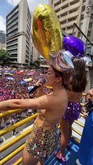 Clara e Sofia se apresentam em bloco em Belo Horizonte