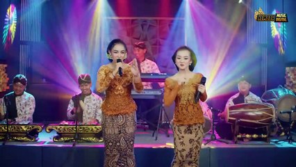 Niken Salindry feat. Lala Atila - Ayah Ibu - Kembar Campursari ( Official Music Video )