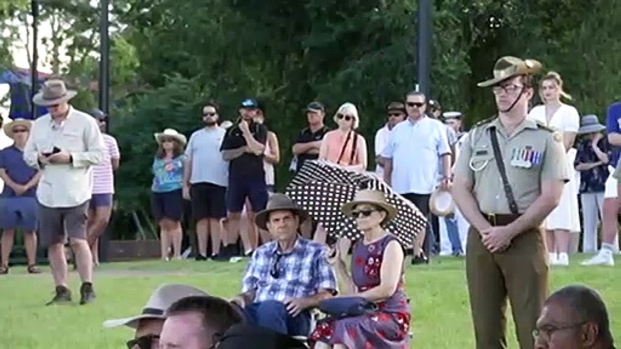 People gather to commemorate 81st anniversary on Darwin bombing