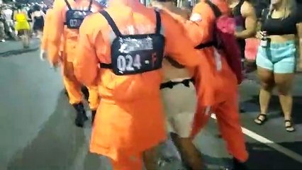 Bombeiros socorrem turista que passou mal após usar droga sintética no circuito Dodô