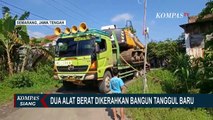 Pasca Banjir Bandang, Warga di Semarang Bersihkan Rumah dari Lumpur