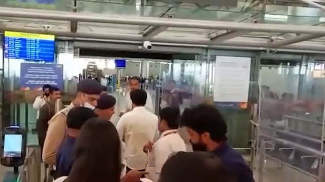 Jr Ntr Emotional At Nandamuri Taraka Ratna House Taraka Ratna House Exclusive Visuals