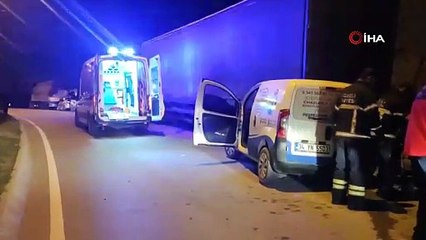 Park halindeki tıra çarptı, yaralanan arkadaşını araçta bırakıp kaçtı