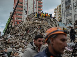 ناجية من زلزال تركيا تروي تفاصيل مساعدة فريق الإغاثة السعودي معها