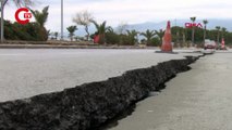 Hatay İskenderun'da depremin ardından sahil yolu çöktü: Büyük yarıklar oluştu