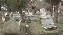 Deprem mezarlıkları da vurdu... Onlarca mezar tahrip oldu