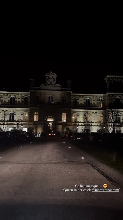 Iris Mittenaere fête ses 30 ans sur Instagram.