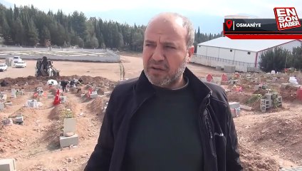 Osmaniye'deki deprem mezarlarının üzerine bırakılanlar duygulandırdı