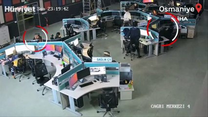 112 Acil Çağrı Merkezi, deprem anında böyle görevine devam etti: O anlar kamerada