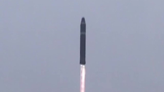 北 어제 화성-15형 발사 ...김정은 명령으로 기습 발사 / YTN
