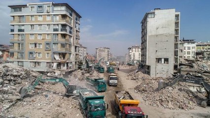 HATAY'DA ENKAZ KALDIRMA ÇALIŞMALARI BAŞLADI