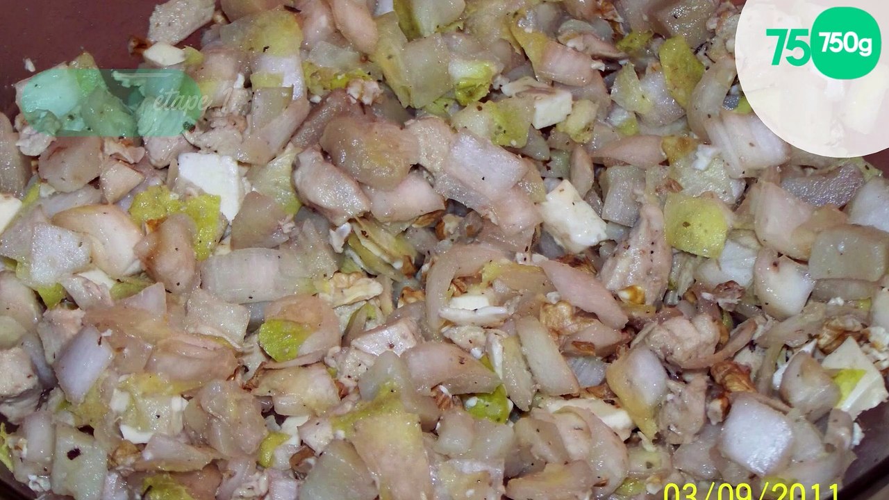 Salade d'endives aux pommes de terres, poulet, tomme de Savoie et noix