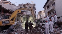 بعد 14 يوما على كارثة الزلزال.. السلطات التركية توقف عمليات البحث والإنقاذ