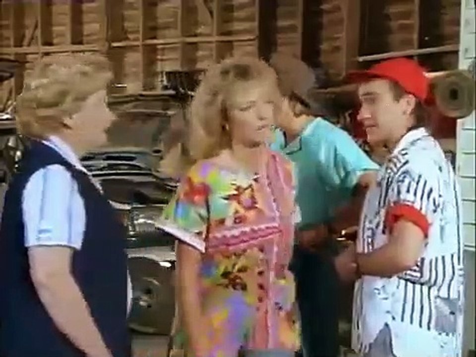 The Flying Doctors - Se3 - Ep01 HD Watch