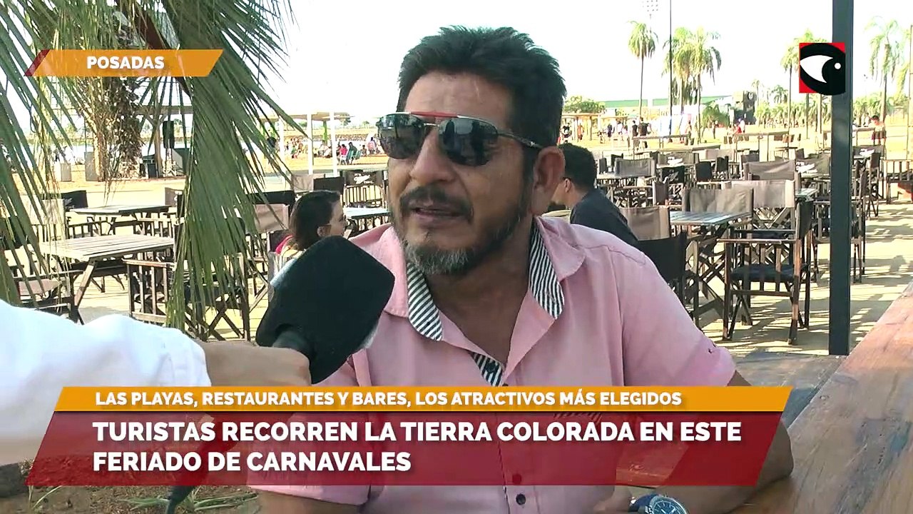Turistas recorren la tierra colorada en este feriado de carnavales