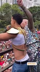 Thiago Abravanel homenageia Preta Gil no carnaval de São Paulo