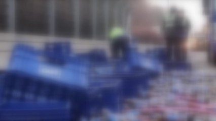 충남 공주 천안논산고속도로서 맥주 200상자 쏟아져...1개 차로 4시간 통제 / YTN