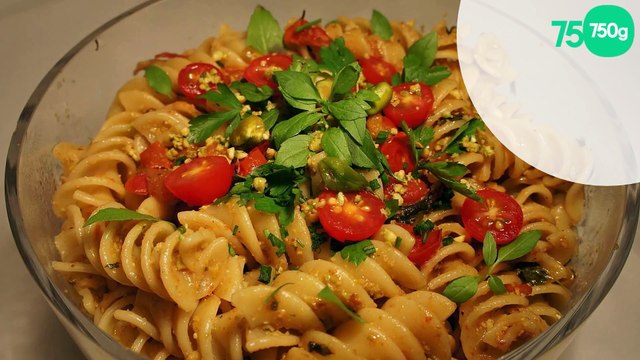 Fusillis au pesto de pistaches et tomates