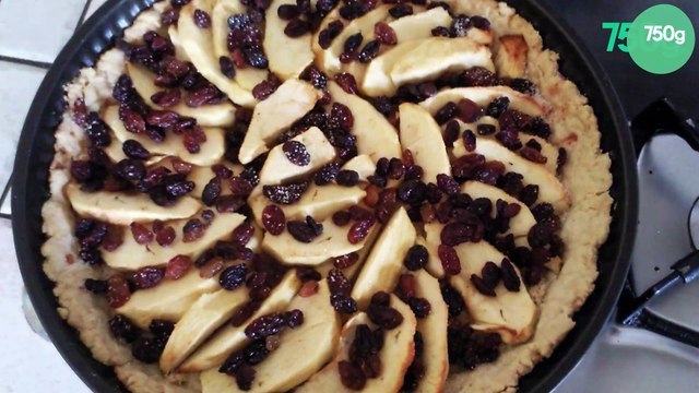 Tarte pomme-amande-raisins secs