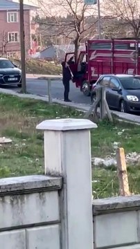 Ateş açtığı pompalı tüfeği kafasına dayadı