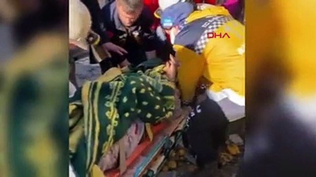 Hatay'da arama kurtarma çalışmalarına katılan madenci: Kazmalarımızın ucu beton kazmaktan büküldü, kırıldı