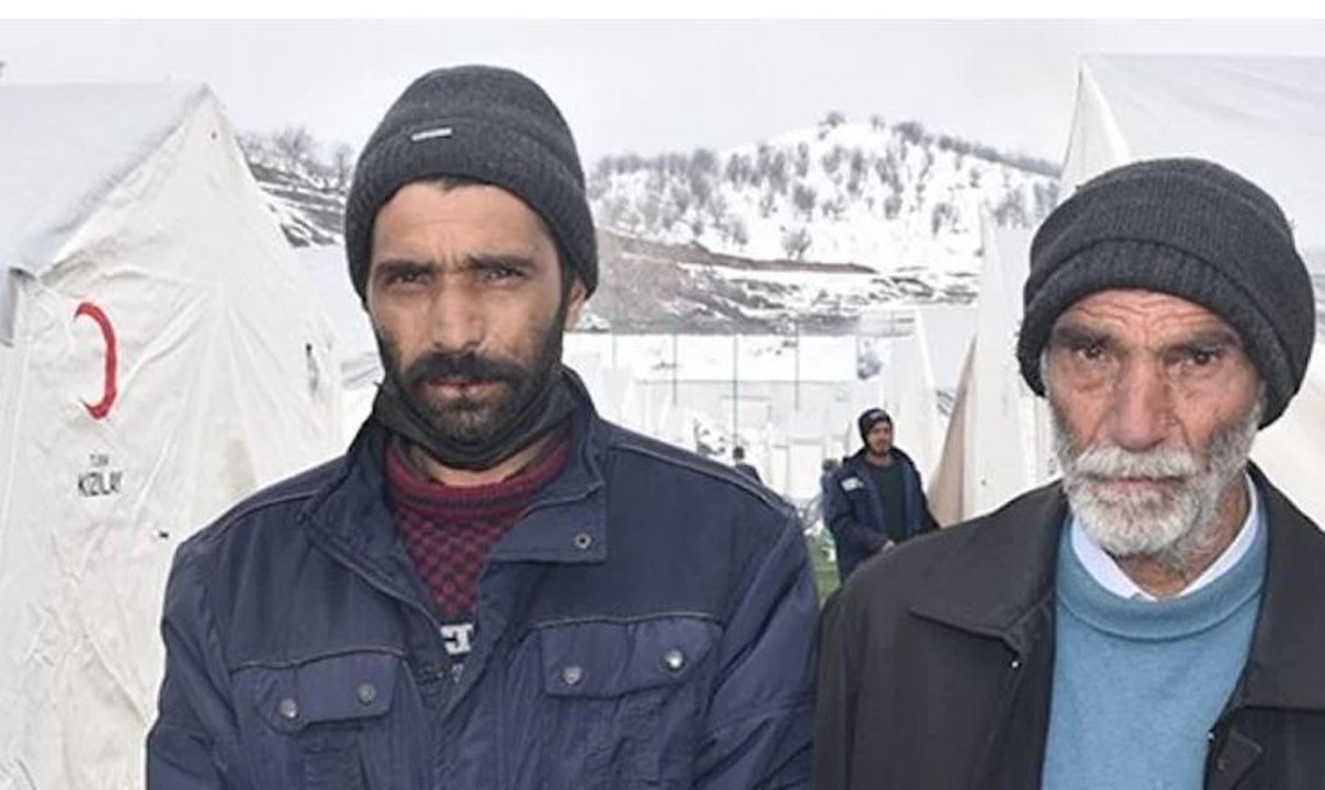 Depremlerde 4 oğlunu birden kaybetti