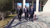 Dışişleri Bakanı Çavuşoğlu, AB Komiseri Oliver Varhelyi ve AB Konseyi Dönem Başkanı İsveçli Bakan Johan Forssell ile bakanlıkta görüştü