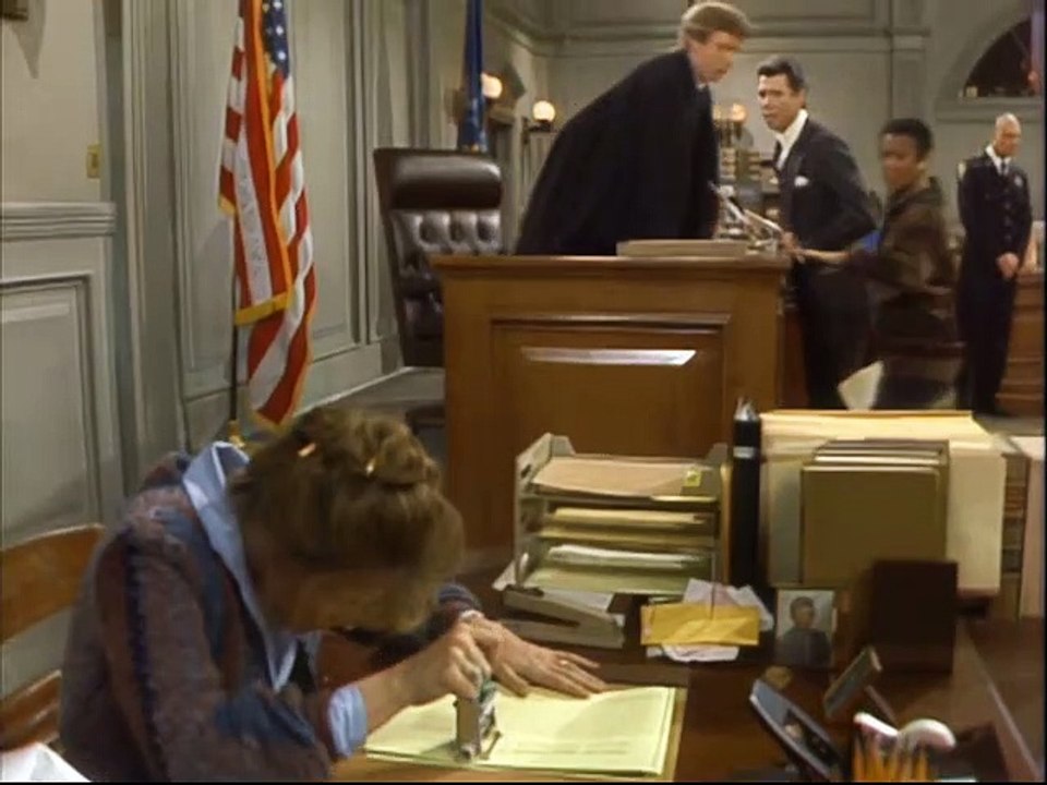 Harrys wundersames Strafgericht S01E09-Lana auf Wolke sieben