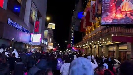 Locura total: así se vivió el adelanto del vídeo de Shakira y Karol G