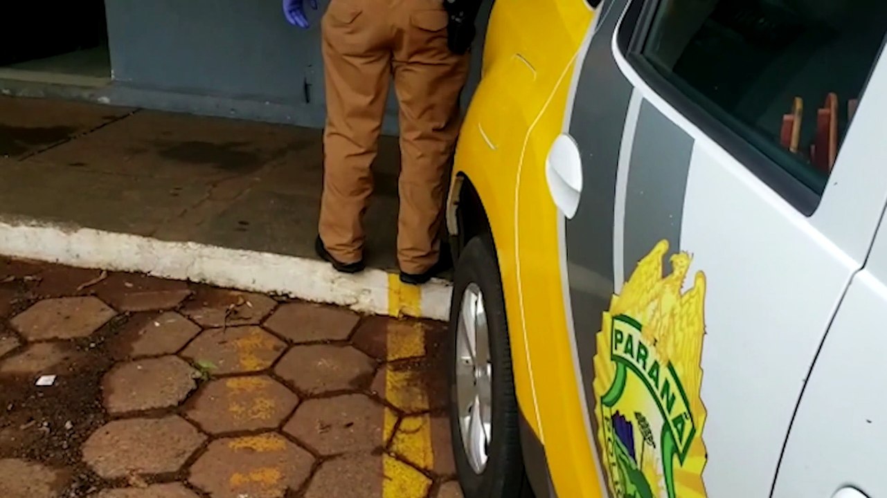 Homem que foi baleado pela PM no pé está bem e é levado à Delegacia