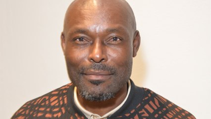 Voici - "J'ai dû le secouer" : Jimmy Jean-Louis revient sur la dernière scène de la carrière de Bruce Willis