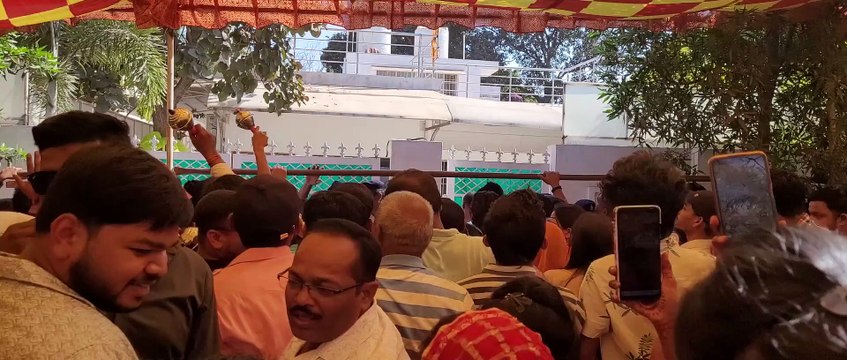 विधायक देवेंद्र यादव के घर ED की दबिश को भाजपाइयों ने बताया बर्थडे का गिफ्ट, बंगले के बाहर लग रहे ED- मोदी के खिलाफ नारे