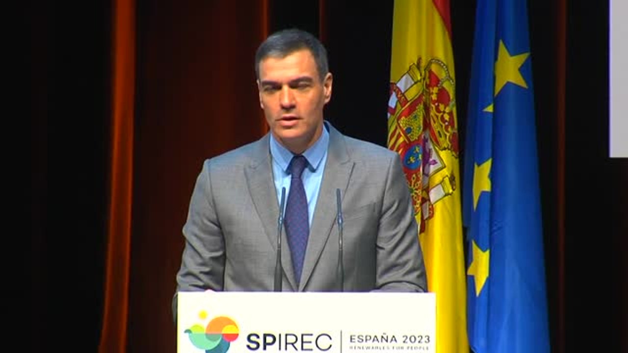 Sánchez anuncia la creación de 20.000 plazas de formación vinculadas a las renovables