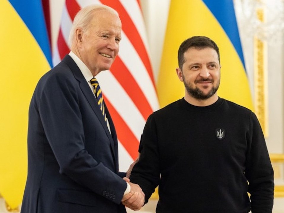 US-Präsident Joe Biden stattet Kiew einen Überraschungsbesuch ab